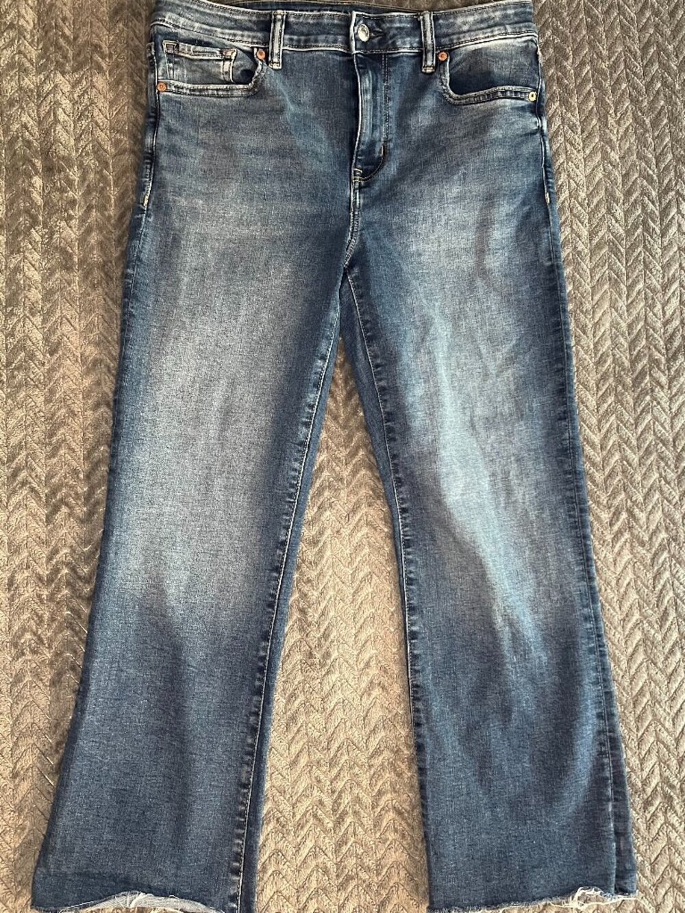 AE High-Waisted Kick Bootcut Crop Jean - Size 8